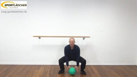 medizinball-core-fitness-step-und-squat-2