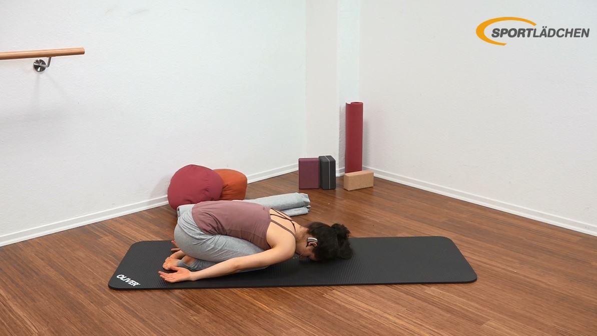 Yoga für den Bauch - Anfänger - Entspannung - Balasana (Stellung des Kindes)